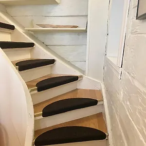  Apartment Charming House, Rare Historic House From 1779, Whole House Norway